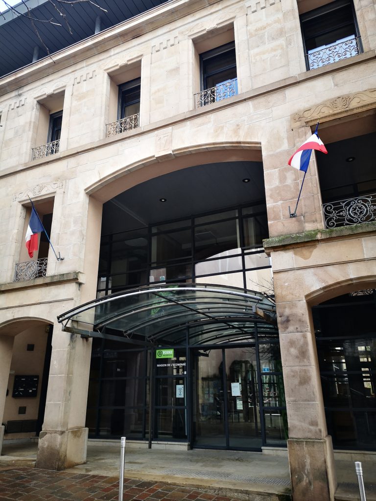 entrée de l'hôtel d'agglomération rue Aristide Briand à Rodez